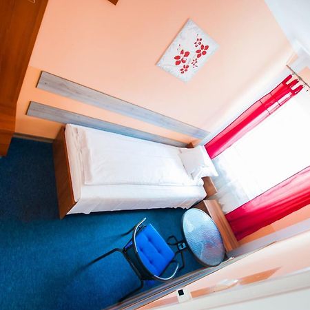 Red Carpet Hostel Kraków Exteriör bild